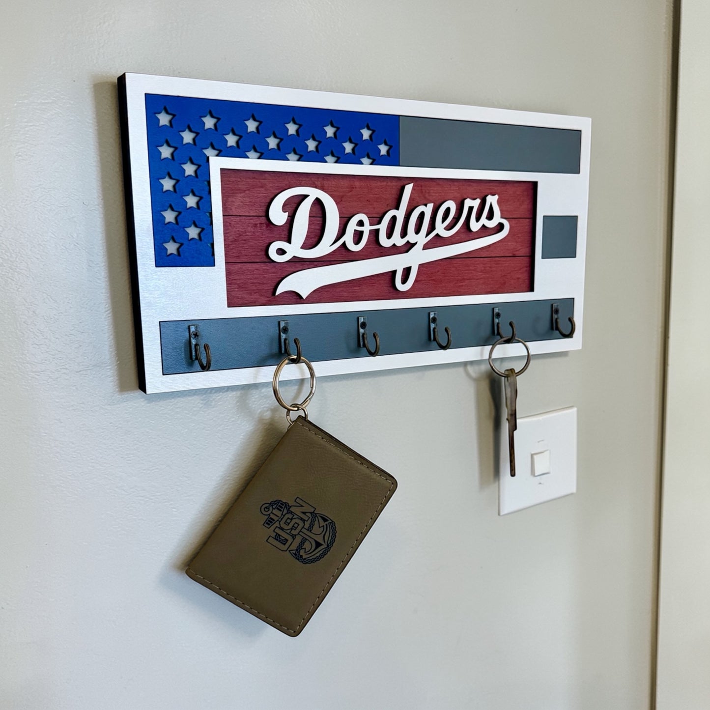 Los Angeles Dodgers Wall Key Holder – American Flag Wooden Key Rack with 6 Hooks – Baseball Fan Home Decor