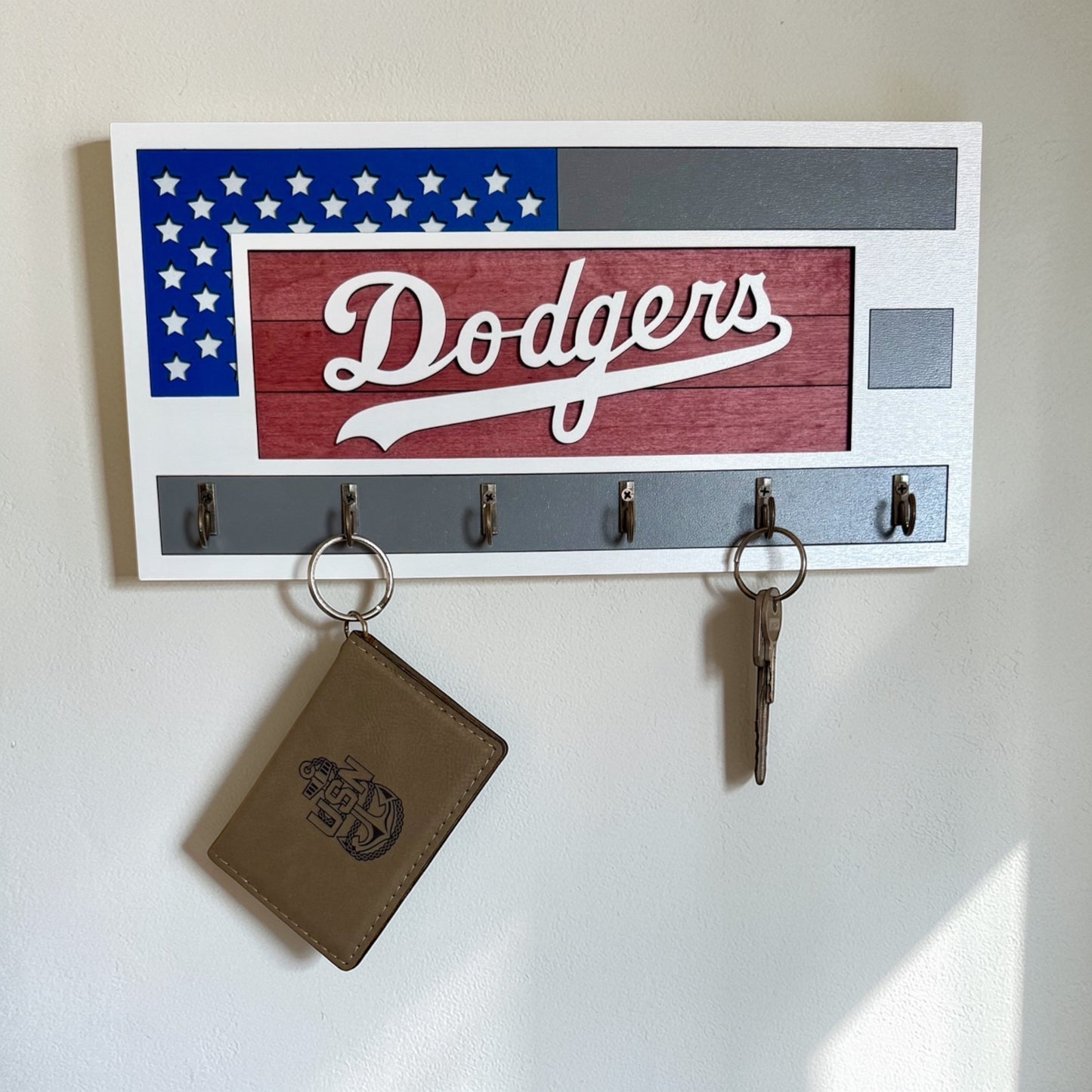 Los Angeles Dodgers Wall Key Holder – American Flag Wooden Key Rack with 6 Hooks – Baseball Fan Home Decor