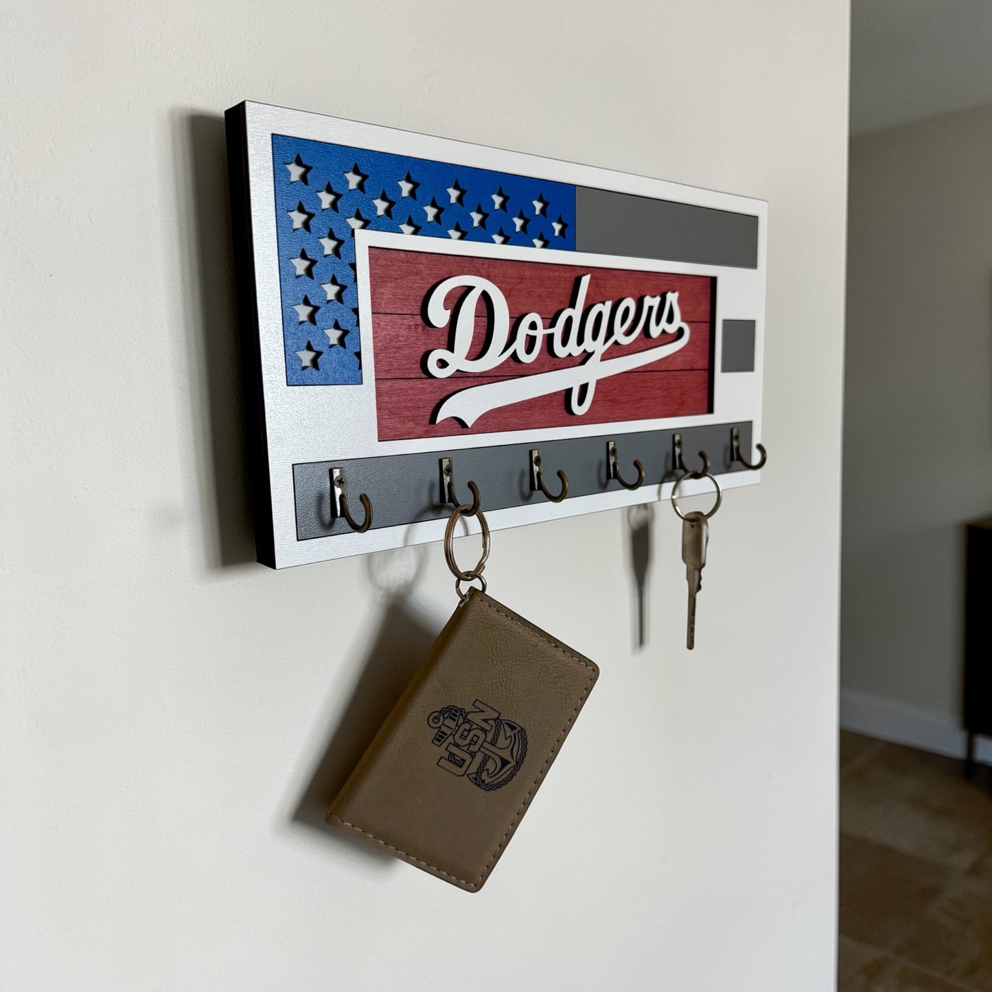 Los Angeles Dodgers Wall Key Holder – American Flag Wooden Key Rack with 6 Hooks – Baseball Fan Home Decor