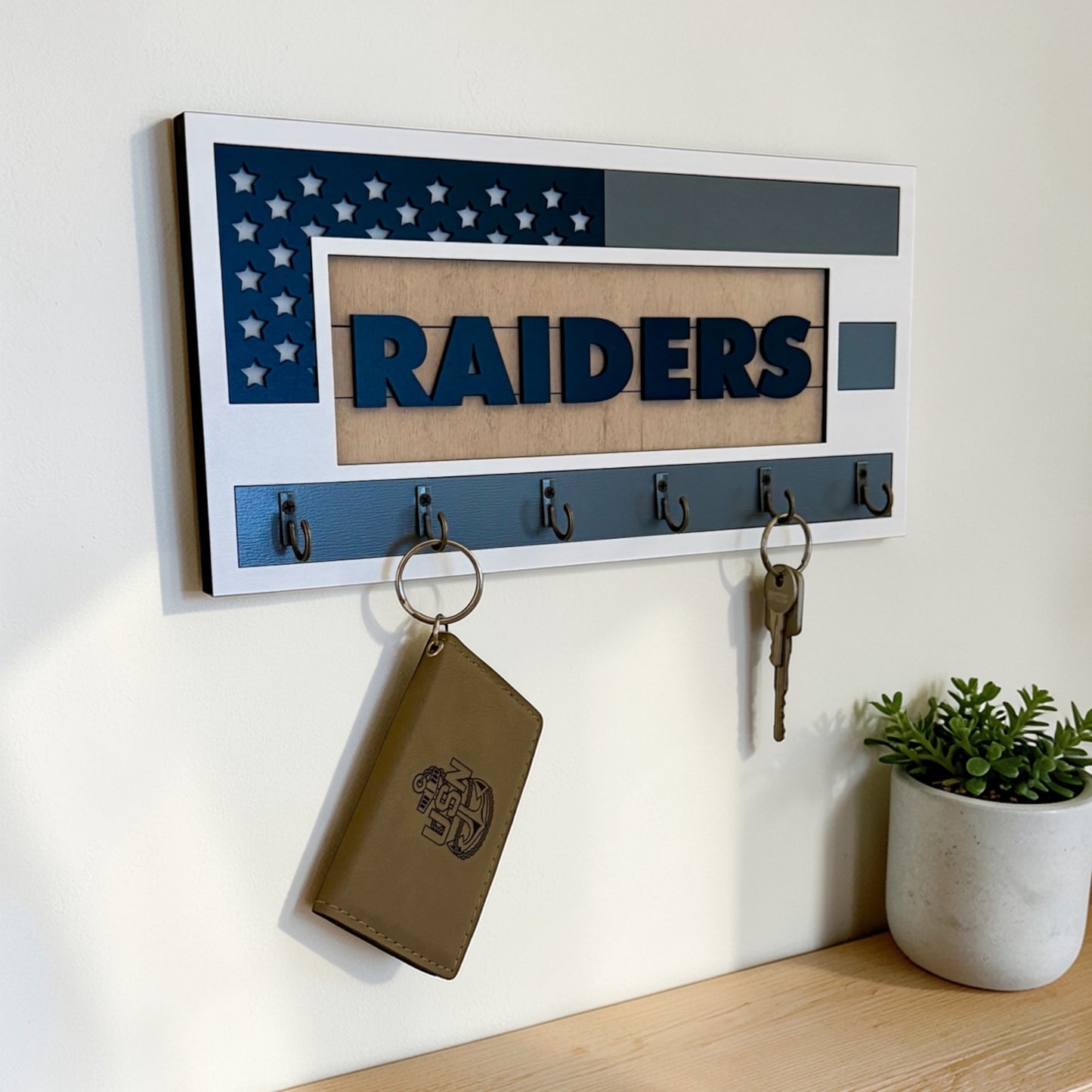 Las Vegas Raiders Wall Key Holder – American Flag Wooden Key Rack with 6 Hooks – Football Fan Home Decor