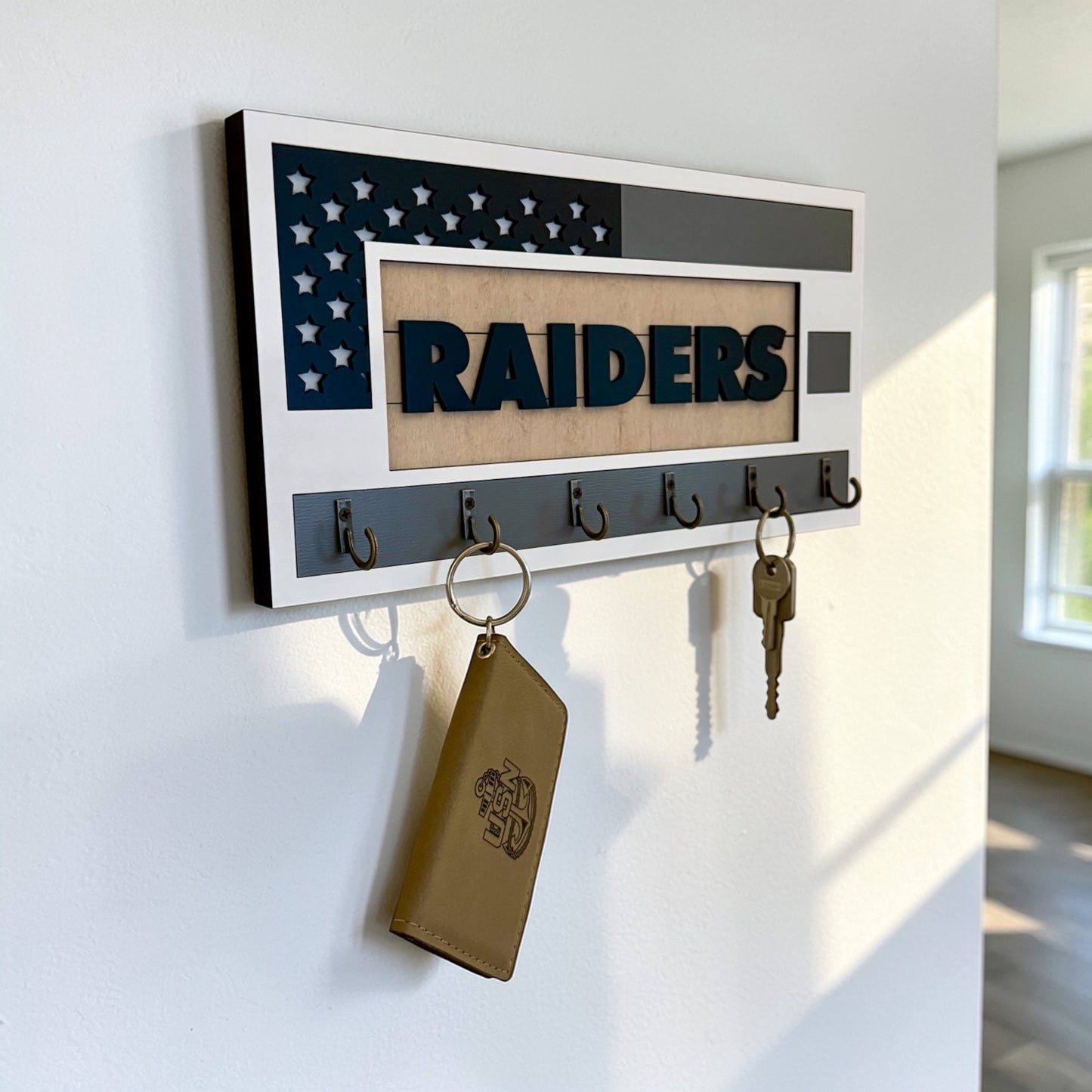 Las Vegas Raiders Wall Key Holder – American Flag Wooden Key Rack with 6 Hooks – Football Fan Home Decor
