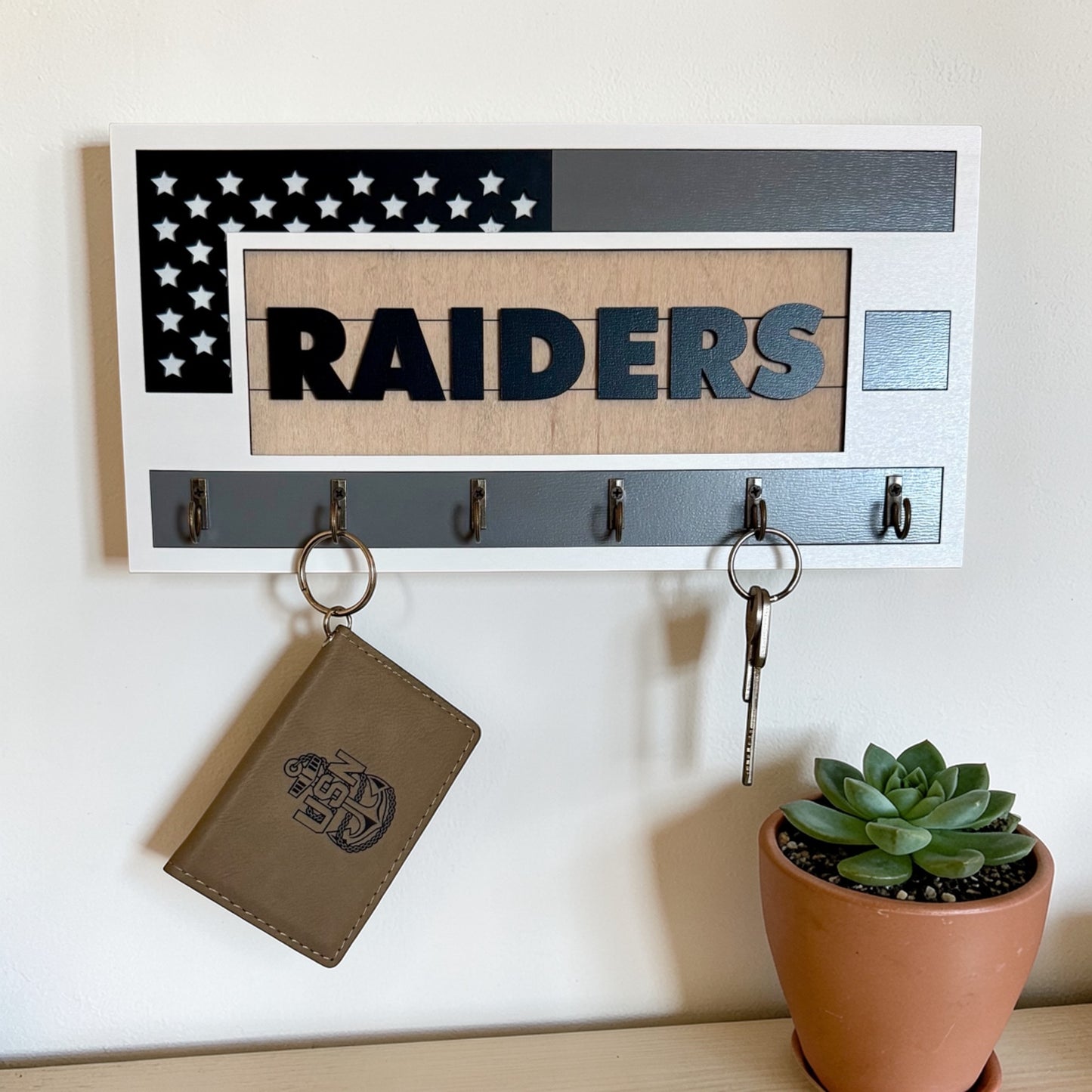 Las Vegas Raiders Wall Key Holder – American Flag Wooden Key Rack with 6 Hooks – Football Fan Home Decor